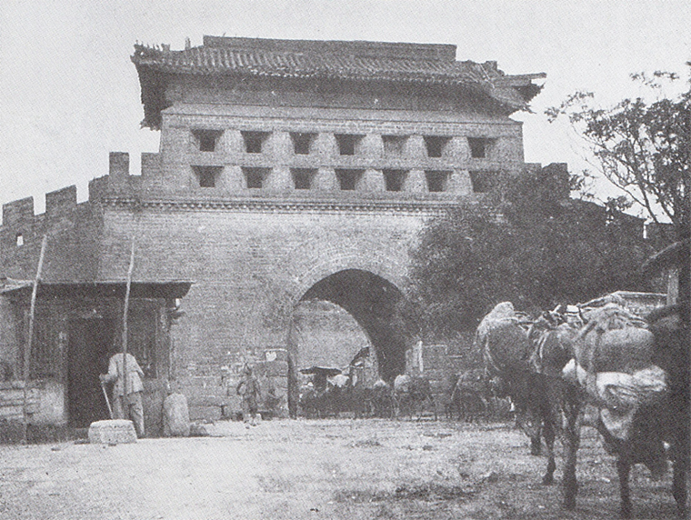 东便门(清末)扫描《烟雨楼台:北京大学图书馆藏西籍中的清代建筑图像